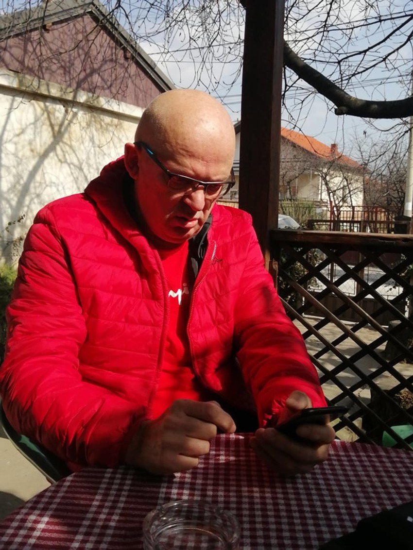 Gera u dvorištu svoje kuće