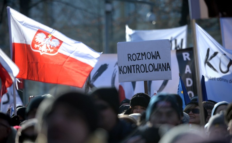 KOMITET OBRONY DEMOKRACJI DEMONSTROWAŁ W WARSZAWIE