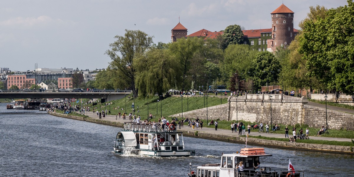 Rejs statkiem po Wiśle to idealna atrakcja dla maluchów. 