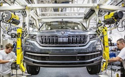 Skoda przychyla nieba fachowcom z Polski. Szuka pracowników znad Wisły i oferuje znakomite warunki