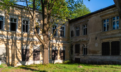 Lekarz został zastrzelony na oddziale psychiatrycznym. &quot;Wyglądało to jak po wybuchu czerwonego wulkanu&quot; [FRAGMENT KSIĄŻKI]