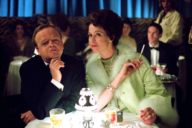 Scena iz filma Infamous iz 2006. o Bejb Pejli