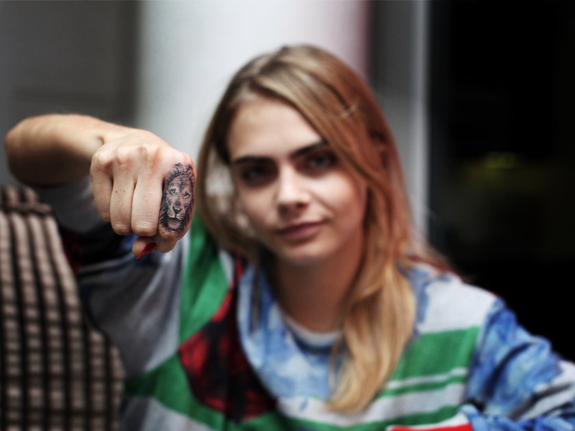 Cara Delevingne pokazuje swój nowy tatuaż