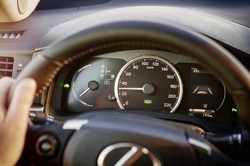 Lexus i Toyota na szczycie, Dacia broni honoru. Oto najlepsze i najgorsze auta