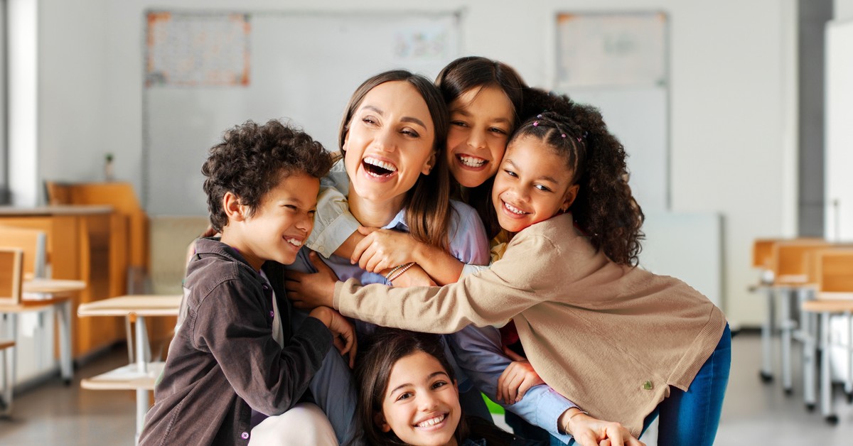 Ponad 1000 złotych na dziecko bez kryterium dochodowego. Również na pełnoletnich uczniów i studentów. Niezależnie od 800 plus