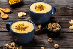 Piernikowe mleko to przedsmak świat. Jak zrobić ten rozgrzewający napój? [PRZEPIS]