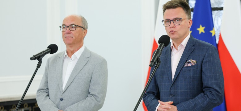 Rekonstrukcja rządu opóźniona? Czarzasty mówi o Hołowni