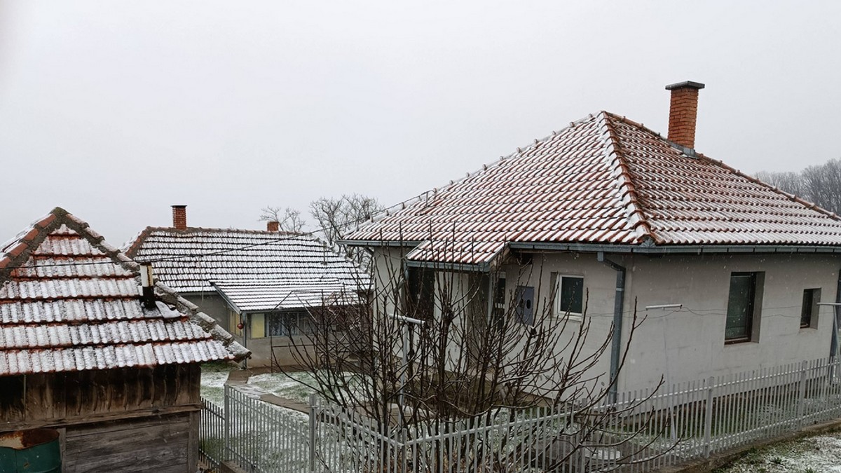 Slobodan prodaje kompletno domaćinstvo po neverovatnoj ceni