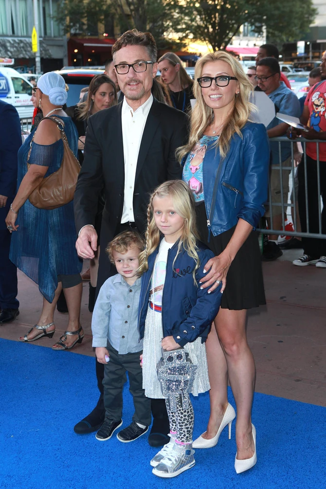 Bruk i Beri Džozefson sa decom