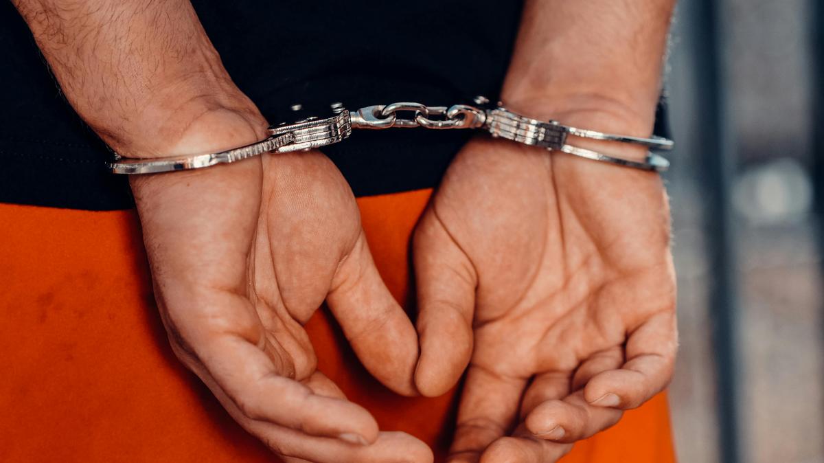 Letartóztattak két férfit, akik megerőszakoltak és két napig fogva tartottak egy 14 éves kislányt Tiszavasváriban