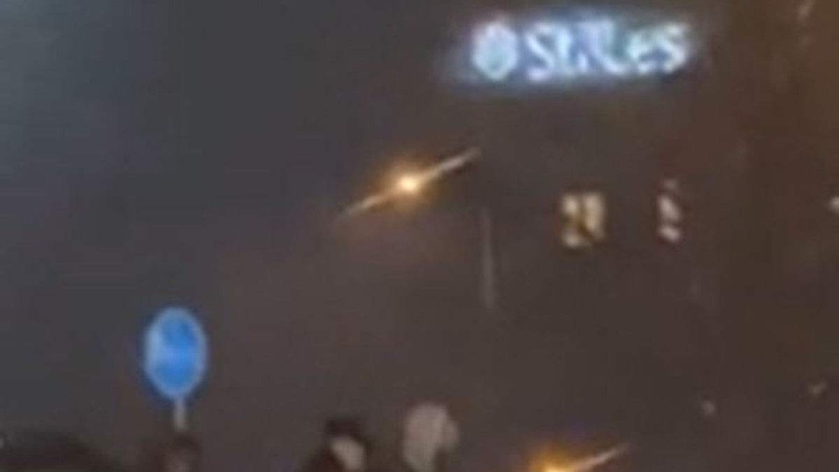 (VIDEO) OBOREN PEŠAK U NOVOM SADU! Muškarac leži nasred ulice