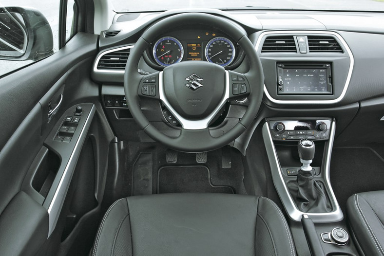 Kokpit Suzuki SX4 S-Cross