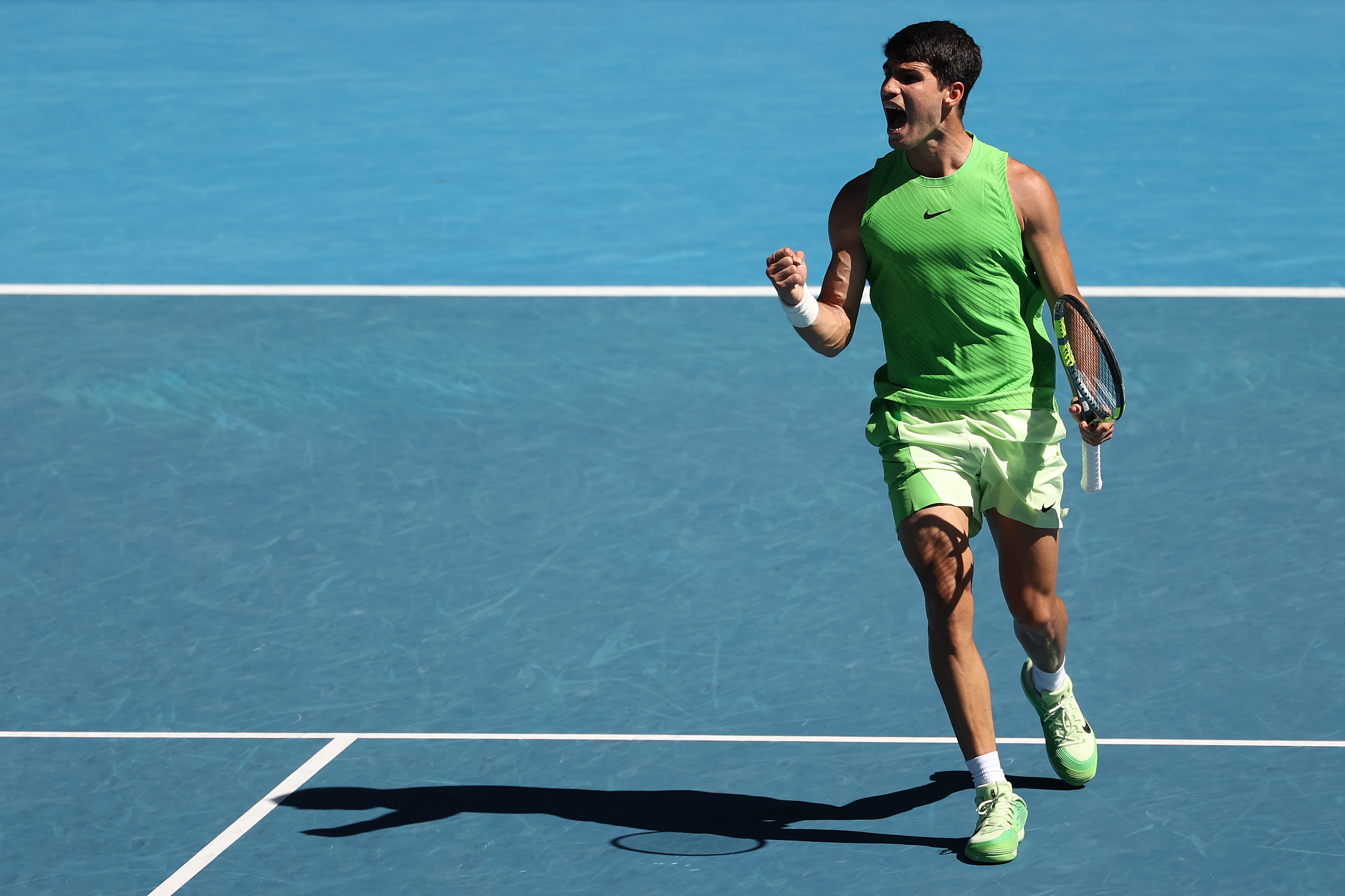 Cinq heures de combat : Alcaraz terrasse Zverev et file en finale à Melbourne