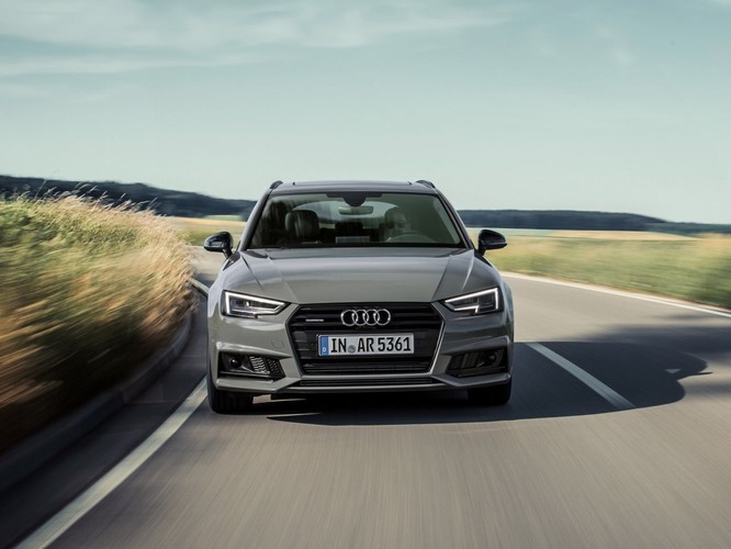 Consumer Reports chwali A4 za dobrą kombinację solidności, komfortu i dynamiki. Projekt nadwozia jest elegancki i lekko usportowiony, a wnętrze wysokiej klasy.