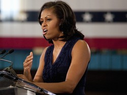 Nowy obiekt kobiecego pożądania: ramiona Michelle Obamy