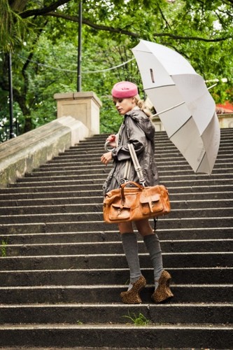 Blogerka Anna Skura w kampanii promocyjnej marki HatHat na sezon jesień/zima 2012/2013