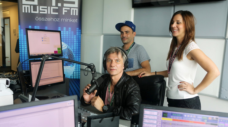 Pordán Petrát
elküldték a Music FM Önindítójából, mert
elfogadta
a Sláger TV
ajánlatát / Fotó: RAS-archívum