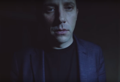 Pablopavo z utworem 'Nie wiesz nic', nagranym specjalnie do serialu HBO 'Pakt'