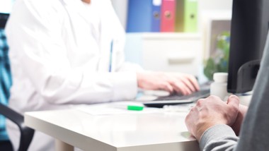 co oznaczają kody na l4 i kiedy pracodawca dowie się o chorobie?