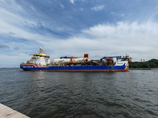 W Zatoce Gdańskiej ruszyły prace przygotowawcze pod budowę terminalu FSRU