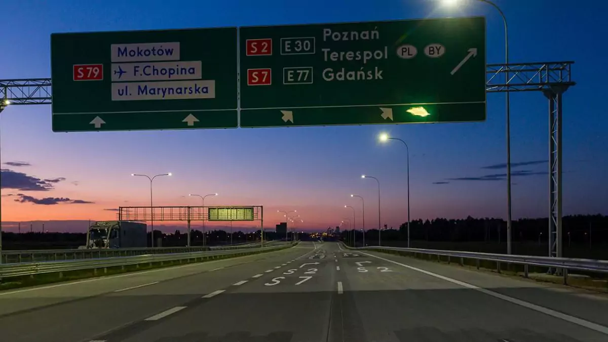 Informacje kierunkowe mają przyczynić się do poprawy bezpieczeństwa na polskich drogach
