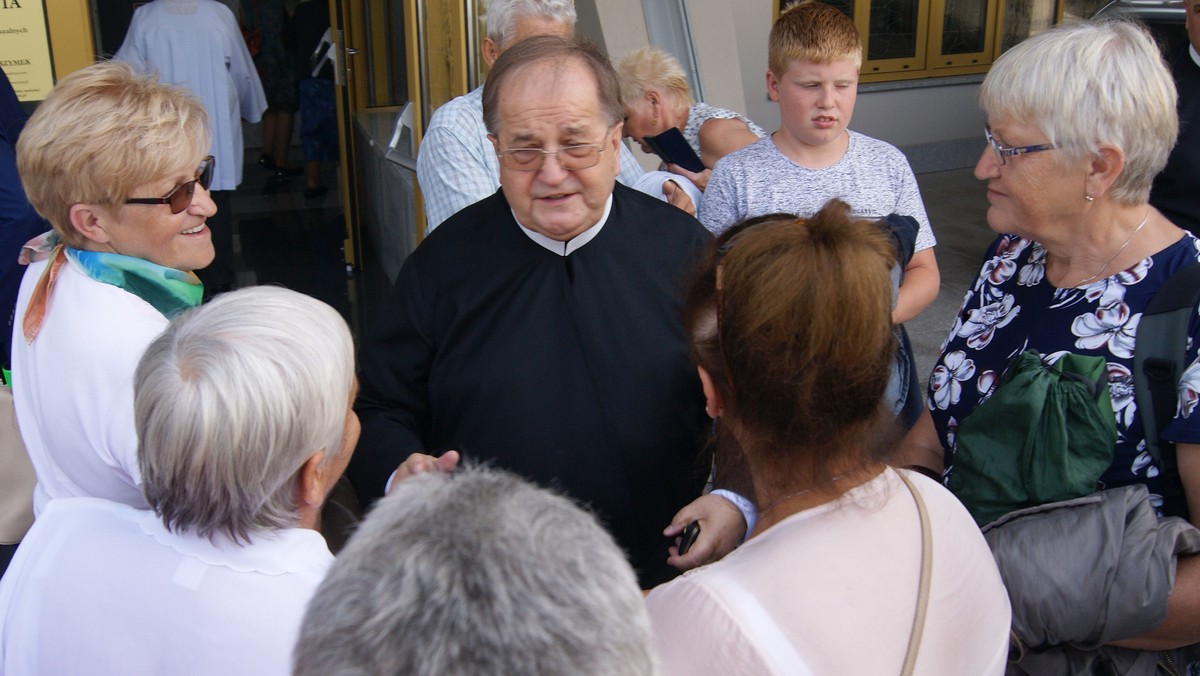 W toruńskim Porcie Drzewnym trwa coroczny piknik Rodziny Radia Maryja "Dziękczynienie w Rodzinie". W jego trakcie ojciec Tadeusz Rydzyk szczególnie pochwalił prezydenta Torunia Michała Zaleskiego oraz europosłankę Urszulę Krupę, która była autorką wielu audycji zdrowotnych w Radiu Maryja.