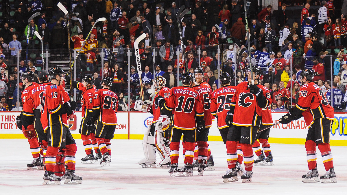 Calgary Flames pierwszy raz w sezonie dwa razy z rzędu wygrali na własnym lodowisku. To osiągnięcie stało się faktem po pokonaniu Minnesota Wild w rzutach karnych 3:2. Kluczową rolę w zwycięstwie Płomieni odegrał bramkarz Chad Johnson.