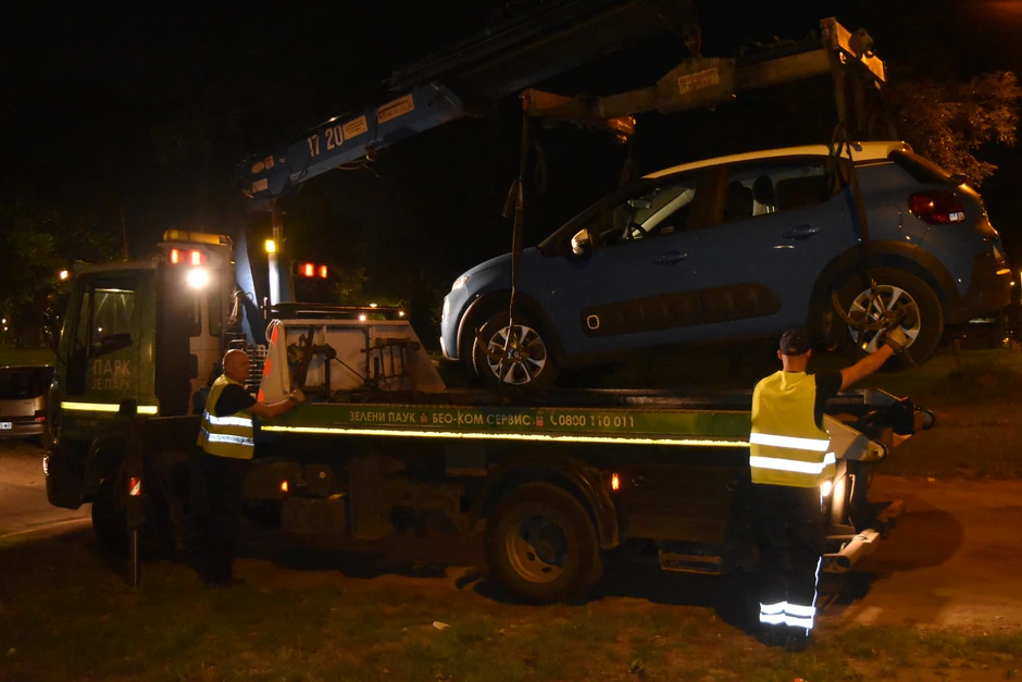 Uklanjanje nepropisno parkiranih vozila