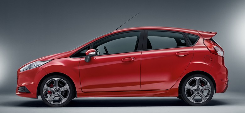 Nowy ford fiesta ST z dodatkową parą drzwi. Polskie rodziny w siódmym niebie?