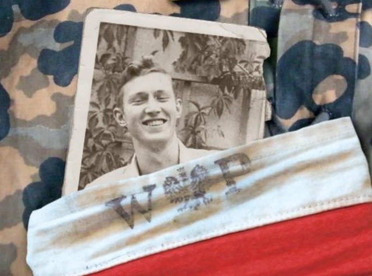 Henryk Kończykowski "Halicz" na okładce książki "Zośkowiec" Jarosława Wróblewskiego