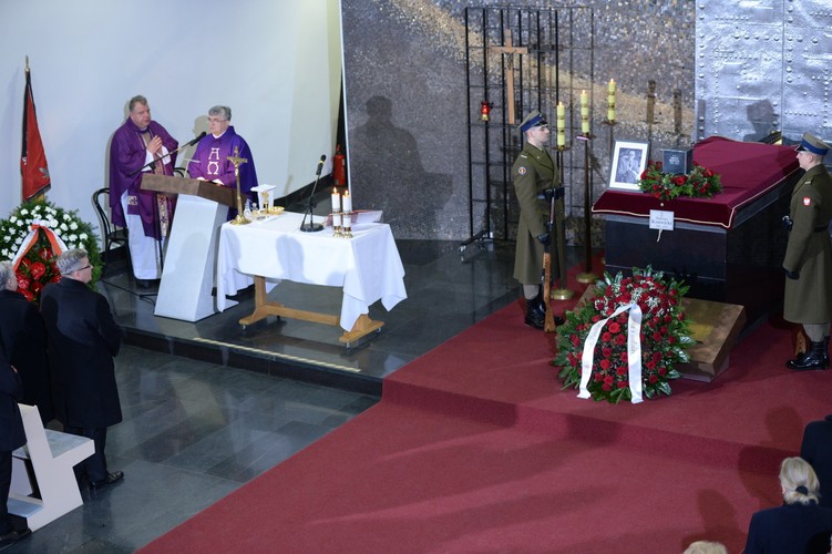 Pogrzeb Tadeusza Konwickiego na Powązkach Wojskowych