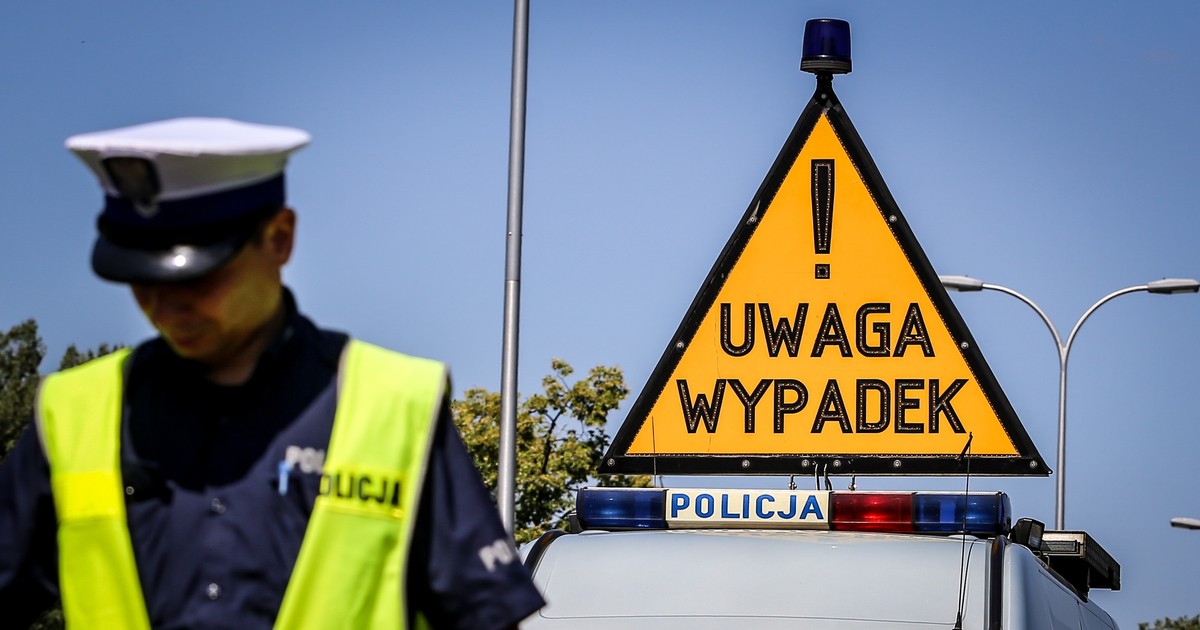 SUV zderzył się z ciężarówką pod Kłobuckiem. Jedna z kobiet nie miała szans