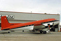 Douglas C-117D Super DC-3 na lotnisku w Calgar w 1996 roku