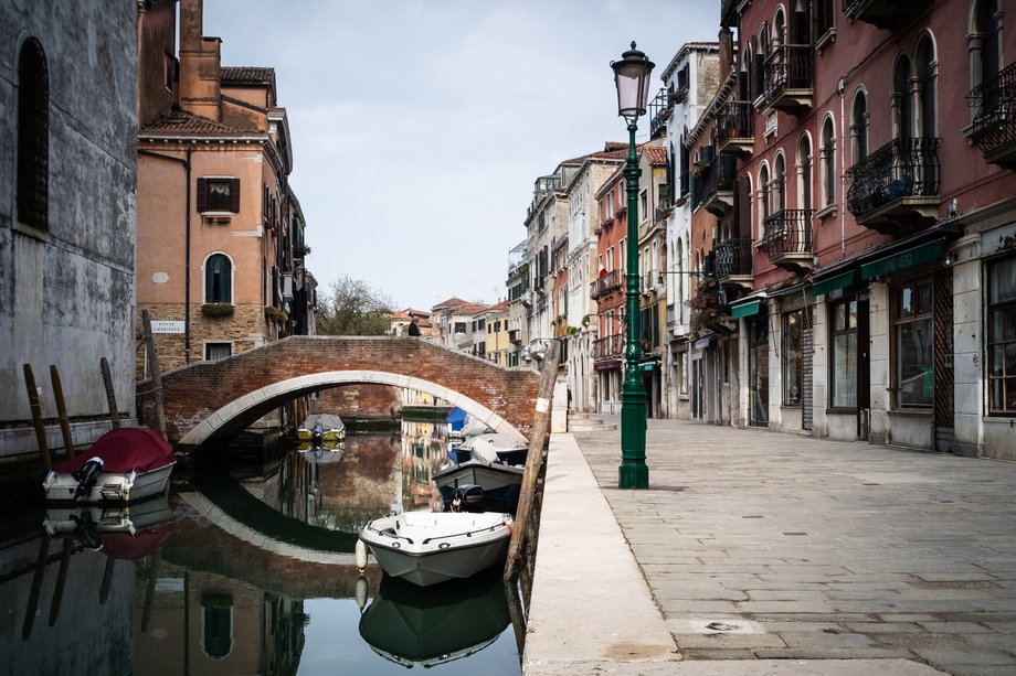Pustki na ulicach Wenecji z powodu kwarantanny wprowadzonej przez koronawirusa
