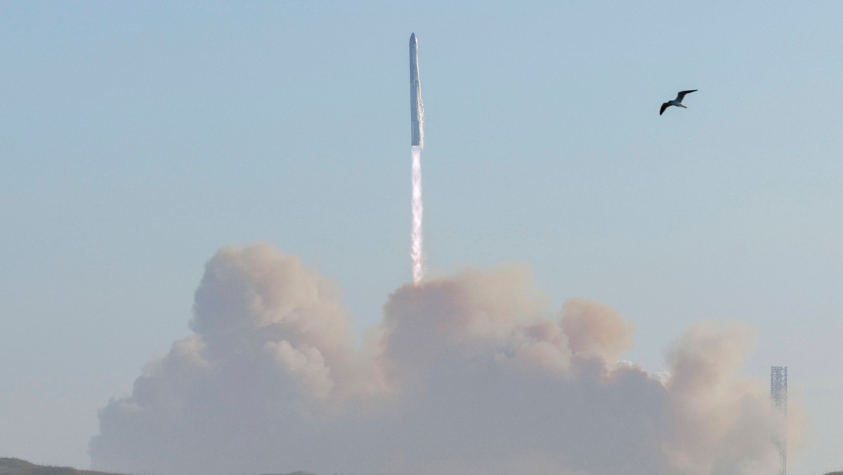 Start rakiety Starship od SpaceX ponownie nieudany, utracono łączność z rakietą podczas siódmego lotu próbnego [Źródło: PAP]