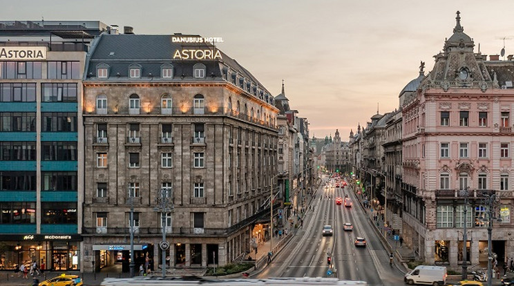 A szállodának kalandos élete volt, falai hol fényesen csillogó, hol mélységesen szomorú időket éltek át /fotó: Danubius Hotel Astoria