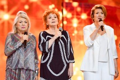 Wielki nieobecny na festiwalu w Sopocie. Żona Tadeusza Woźniaka wraz z artystami oddała mu hołd [FOTO]