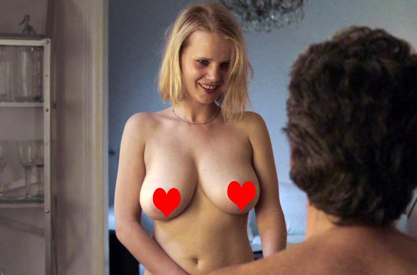 Joanna Kulig Boobs