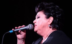 Ewa Bem: Teraz mam znowu ogromną przyjemność z bycia na scenie [WYWIAD]