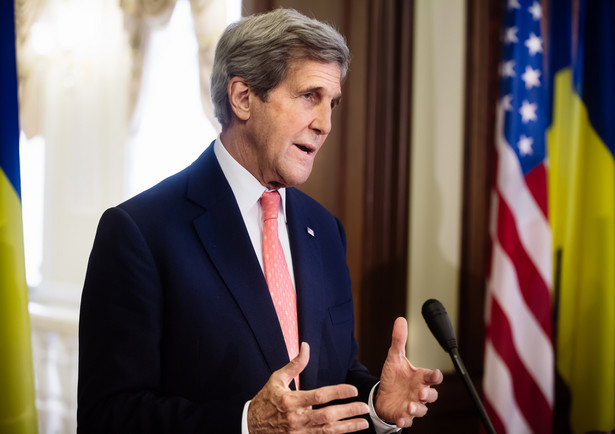 Kerry przemawiał w poniedziałek w San Francisco podczas zbiórki pieniędzy w fundacji ds. globalnego bezpieczeństwa Ploughshares Fund; organizacja ta działa na rzecz ograniczenia zagrożenia ze strony broni nuklearnej.
