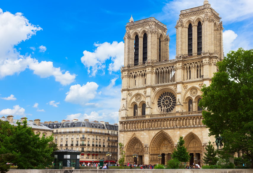 Fasada katedry Notre Dame w Paryżu, Francja