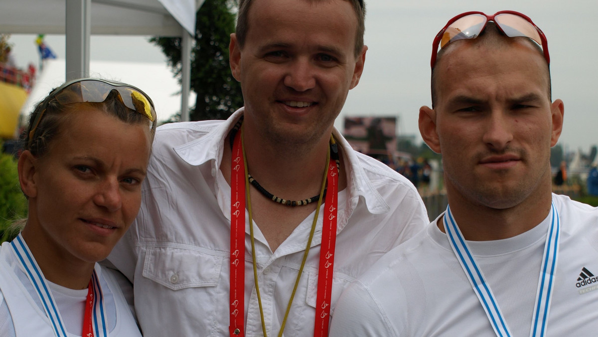 Mamy pierwszy medal na rozgrywanych w Poznaniu MŚ w wioślarstwie - brązowy. Zdobyła go osada mieszana dwójka tułów ręce, Jolanta Pawlak i Piotr Majka, startująca w konkurencji osób niepełnosprawnych.