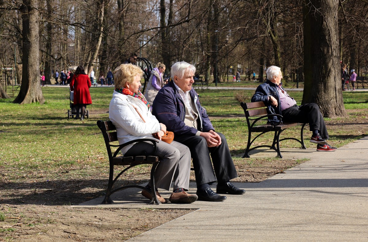 seniorzy wiosna pogoda