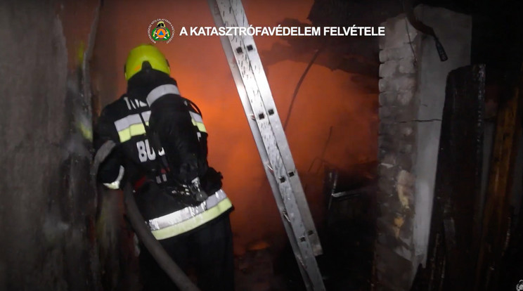 Három gázpalack is felrobbant egy budapesti épületben / Fotó: YouTube