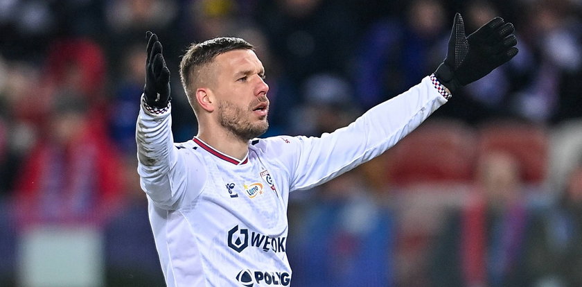 Lukas Podolski po zwycięstwie nad Płockiem: Trzeba dalej napier****ć! Jesteśmy tam gdzie nie powinniśmy