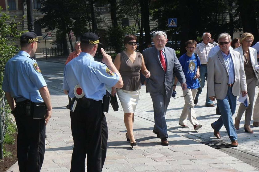 Malują trawę dla prezydenta