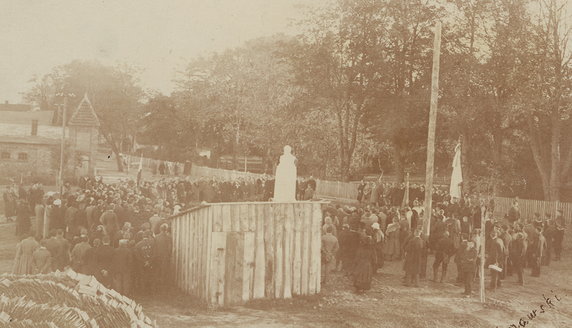 Odsłonięcie pomnika Henryka Sienkiewicza na Kamiennej Górze w dniu 27.07.1924 r.