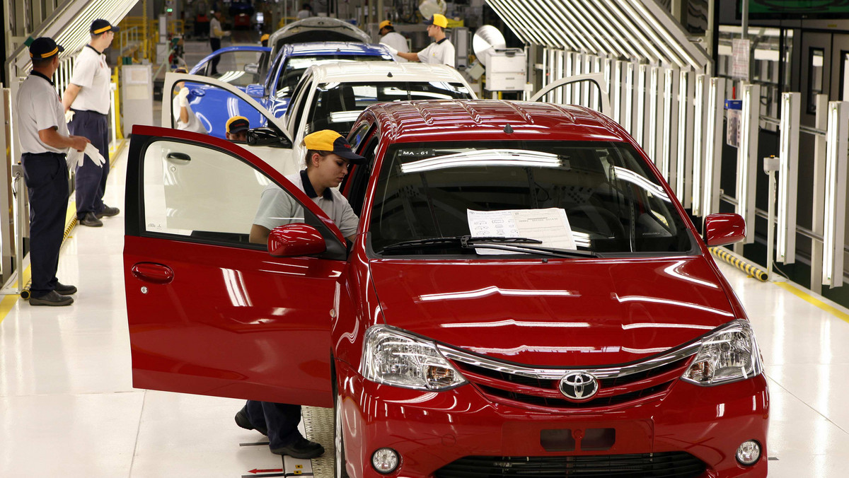 Toyota Motor Corp. zgodziła się zapłacić 1,2 mld dol. kary kończąc w ten sposób postępowanie karne w Stanach Zjednoczonych dotyczące usterki nagłego przyspieszania aut, która doprowadziła do wycofania ponad 10 mln pojazdów, poinformowało w środę ministerstwo sprawiedliwości.
