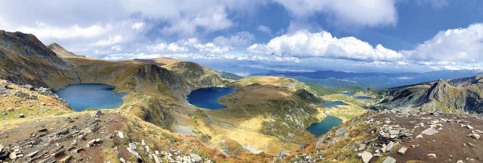 Góry Riła z siedmioma jeziorami lodowcowymi są atrakcją Bułgarii.