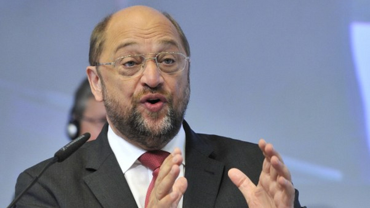 Przewodniczący Parlamentu Europejskiego Martin Schulz przekonuje, że pozycja Polski w Unii Europejskiej nigdy nie była tak mocna jak obecnie. - Ale z najgorszym przyjdzie się Polsce jeszcze zmierzyć, gdy odczujecie kryzys w strefie euro - ostrzega. Jak dodaje w rozmowie z Onetem, nasz kraj wyjdzie z tego trudnego czasu obronną ręką.